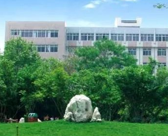 泸州市市轻工业局技工校图片