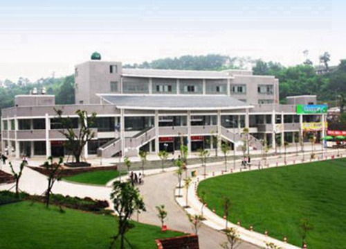 成都2023年有哪所学校有建筑装饰工程技术专业