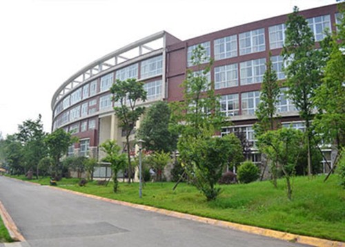 2023年南充石油化工技术专业中专学校推荐 哪所学校好
