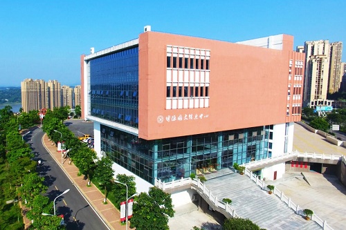 四川三河职业学院五年制大专学校招生电话