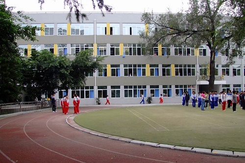 成都市礼仪职业中学联系电话是多少