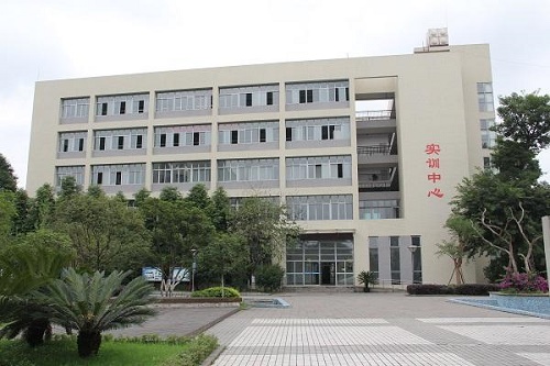 2023年青川县职业高级中学校收费标准