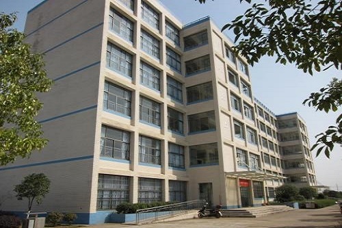 2023年汉源县职业高级中学学费高吗