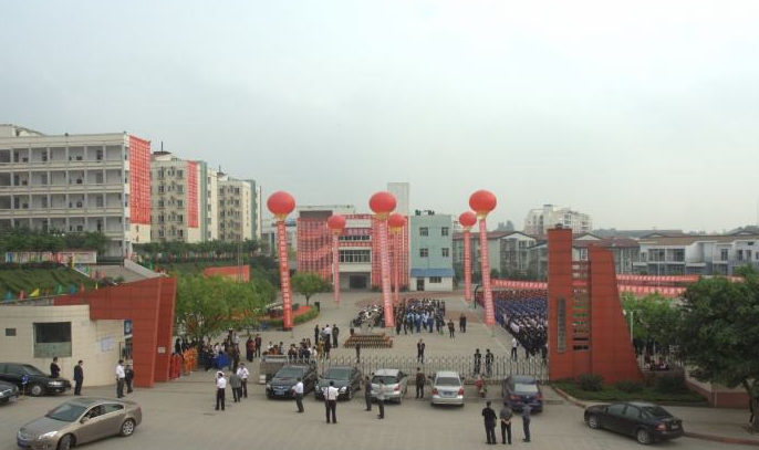 巴州区渔溪职业中学校2023年招生指南