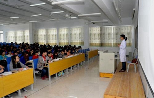 2023年南充初中生读铁路运输管理专业哪所学校好
