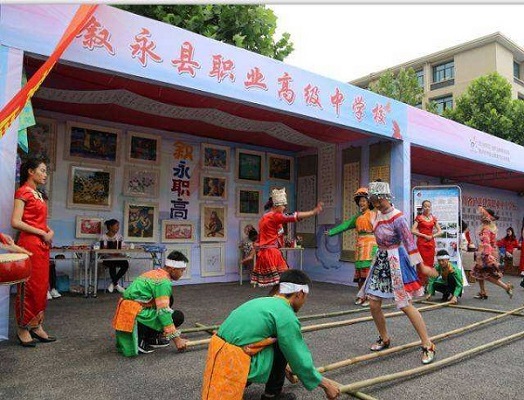 成都现代职业学校(成都现代职业技术学校招生简章)