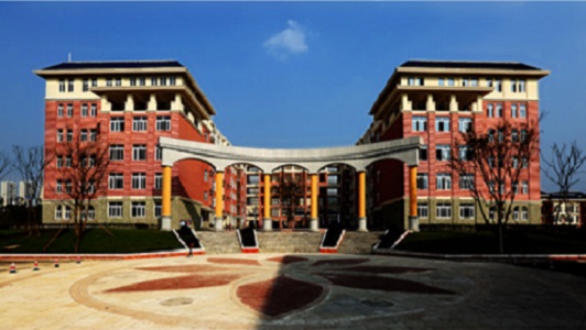 成都市技师学院学费一年(成都市技师学院是大专还是中专)
