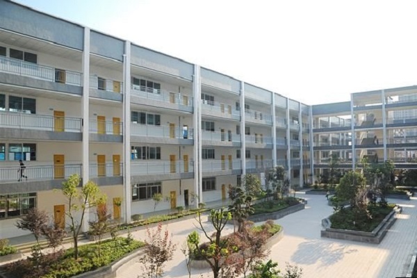 成都市排前十名卫校(四川卫校排名前十名)
