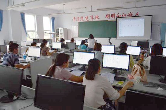 成都华新现代职业技术学校(成都华新现代职业技术学校学费)