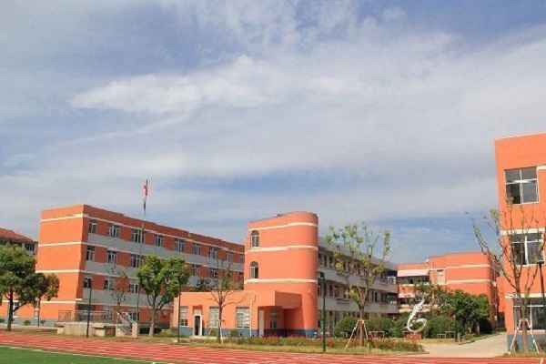 成都汽修学校哪家实力强(成都最好的汽修学校是哪一所)