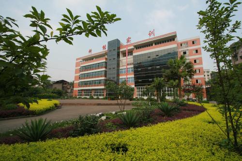 成都青苏职业中专学校地址(成都市青羊区青苏职业中专学校)