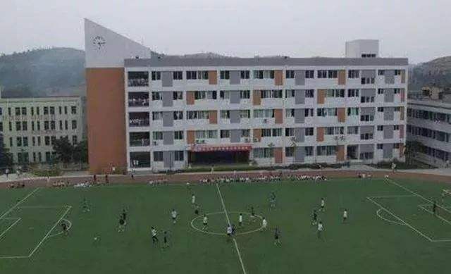 成都公办中专职业学校有哪些(成都技工学校有哪些是公办的)
