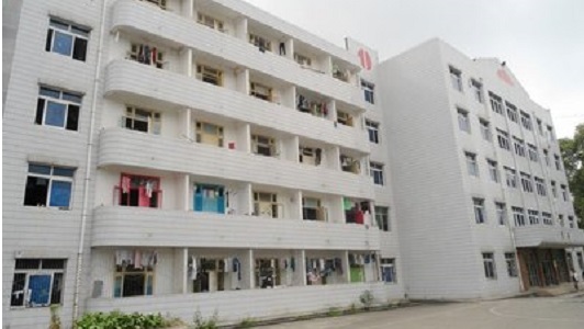 成都铁路工程学校学费(成都石化工业学校有哪些专业)