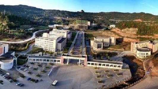 成都经开区职业学校(成都龙泉职业技术学校怎么样)