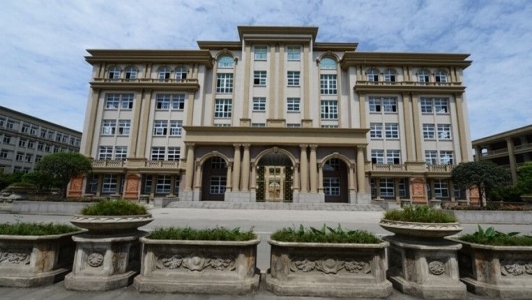 成都市洞子口职业高级中学校官网(四川成都铁路卫生学校录取分数线)