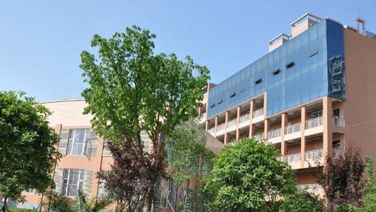 2023年成都铁路卫校招生简章(成都铁路卫校2023年招生电话)
