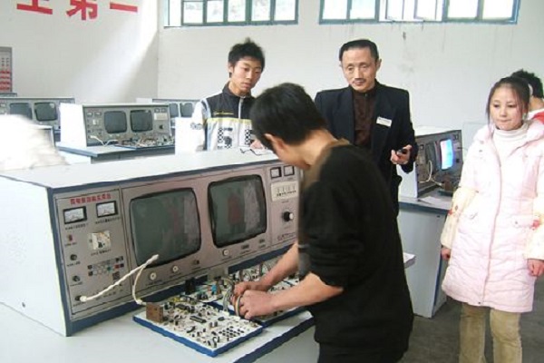 成都职业技术学校历年录取线(成都职业技术学院2023年招生计划)