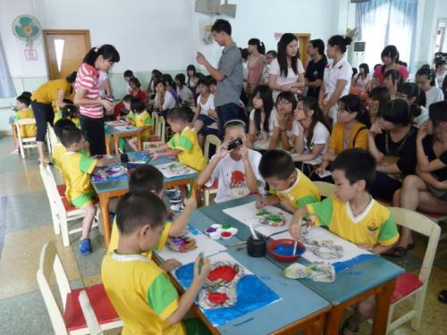 成都市财贸职业高级中学学费(洞子口职业高级中学校官网)