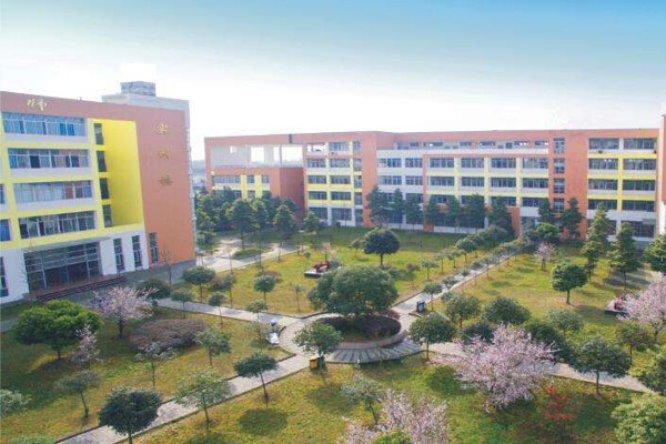 成都十大职业学校排名(成都龙泉公办职高哪些学校好)