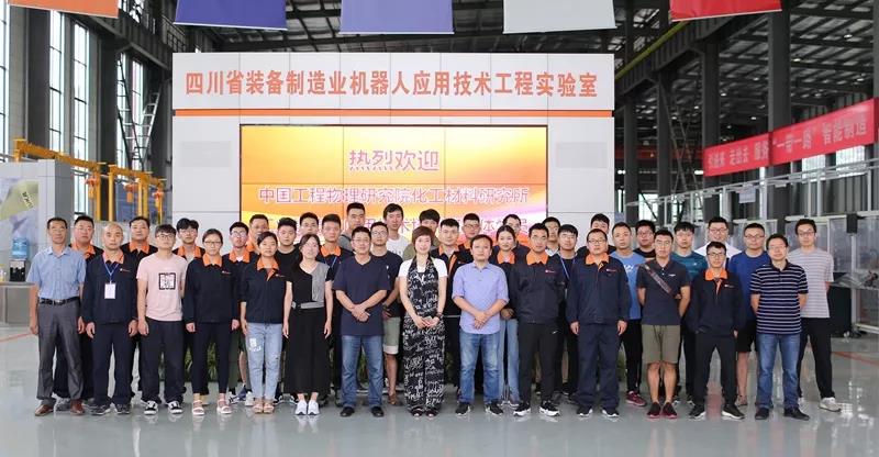 成都华大卫校学费一年是多少(成都华大医药卫生学校录取分数线)