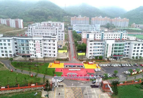 成都万通汽修学校官网(江西万通汽修学校学费多少)