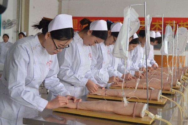 成都公办3 2职业学校有哪些(成都3+2大专有哪些知名学校)