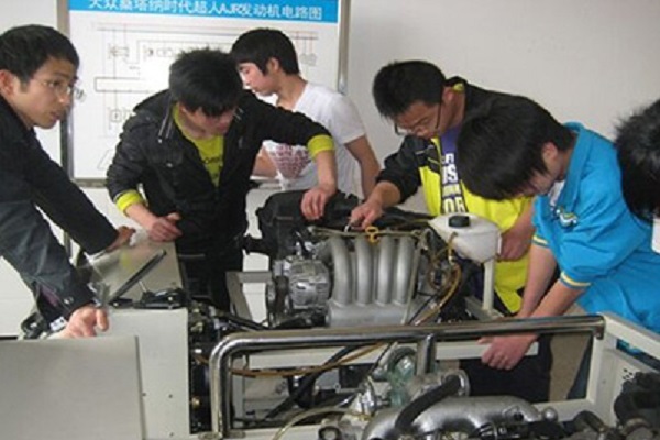 成都电子信息学校地址(成都电子信息学校招生简章)
