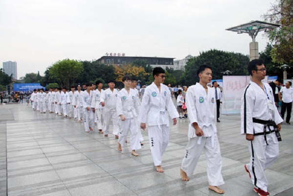 成都卫校有哪些卫校好(成都华大医药卫生学校学费多少)