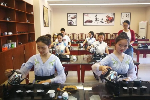 成都职高公办学校招生有哪些大学(成都公办职业高中学校排名前十)
