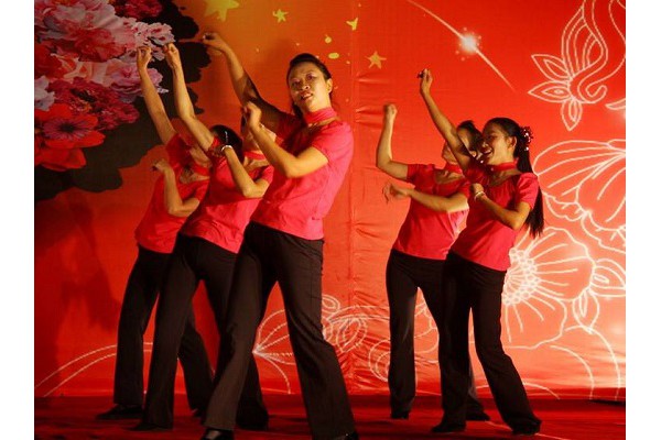 成都哪些职业学院收学费哪些不收(成都职业技术学院学费多少钱)