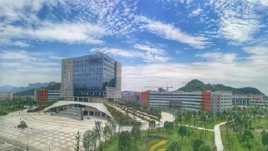 成都市高级机械技工学校(成都汽车职业技术学校招生简章)