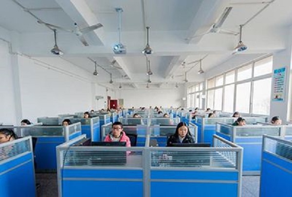 成都礼仪职中学校学费(成都市礼仪职业中学招生电话)