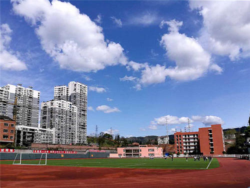 成都市礼仪职业中学怎么样(成都礼仪职业中学陆坝校区)