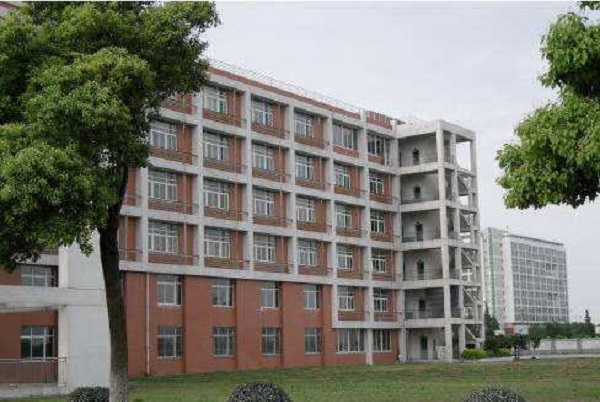 成都烹饪职业技术学校学费(成都新东方烹饪学校学费多少一年)