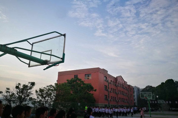 成都市烹饪学校(宜宾新东方烹饪学校学费表)