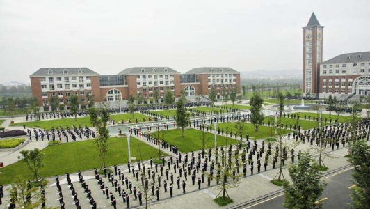 成都圣亚技工学校地址(成都圣亚技工学校学费多少)