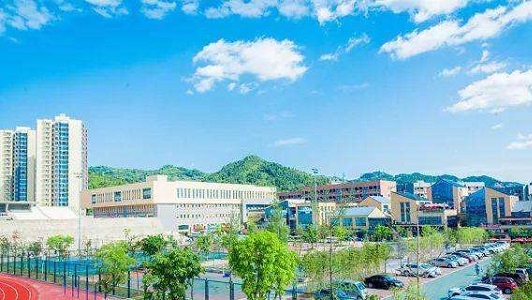 成都龙泉卫校叫什么名字(四川省卫生学校龙泉校区官网)