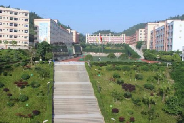 成都市技师学院成华校区(成都市技师学院招生办电话)