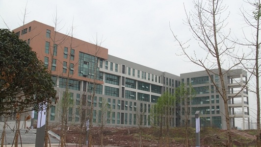 成都弘博中等专业学校是公办吗(成都市财贸职业高级中学校学费)