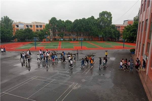成都新华技工学校地址(成都新华技工学校是公办还是民办)