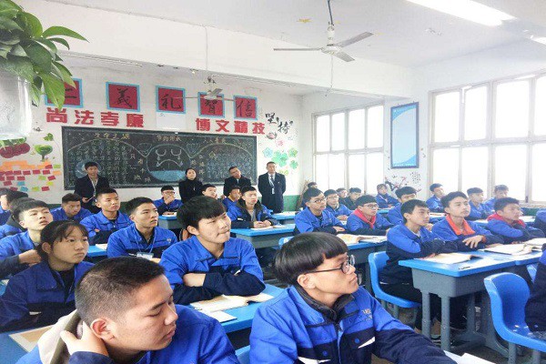成都职高推荐学校有哪些大学(成都职业高中学校有哪些比较好)