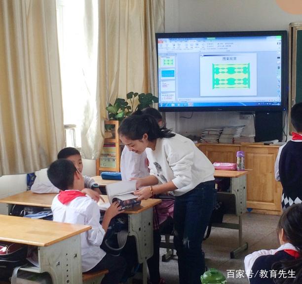 成都最好的学校(成都七中一年学费多少)
