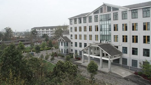 成都华西卫校青羊校区在线咨询(成都华西卫校是公办还是民办)