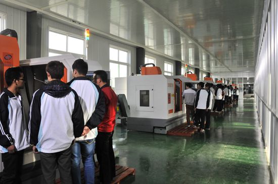 成都弘博中等专业学校是公办吗(成都市财贸职业高级中学校学费)