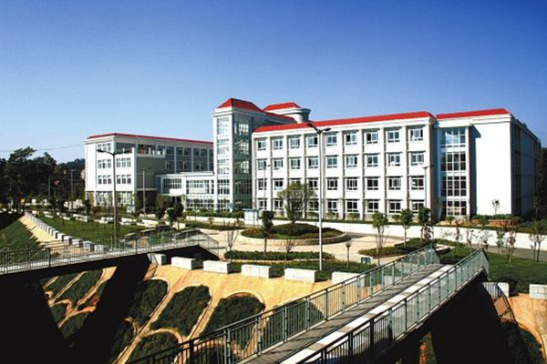 成都汽修职业学校地址(成都汽修职业学院电话是多少)