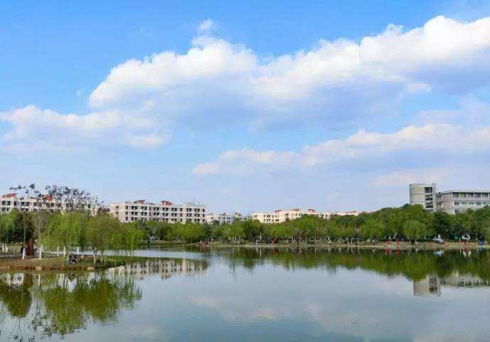 成都中和职业中学官网招生电话(四川省成都市中和职业中学怎么样)