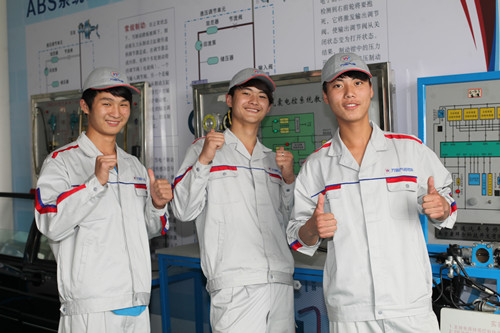 成都市温江区燎原职业技术学校(洞子口职业高级中学校有什么专业)