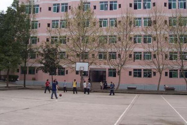 成都市礼仪职业中学(成都市礼仪职业中学招生电话)