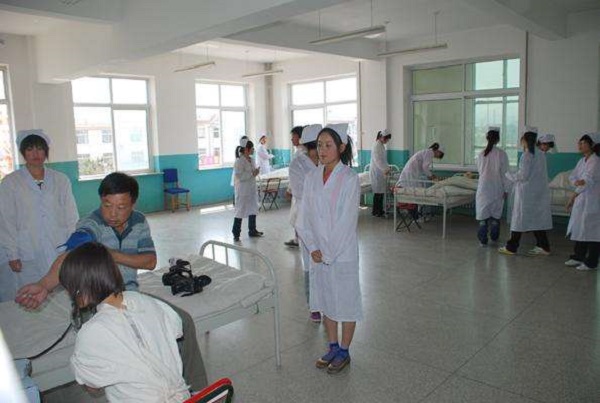 成都汽车专修学校(成都汽车职业技术学校学费多少)